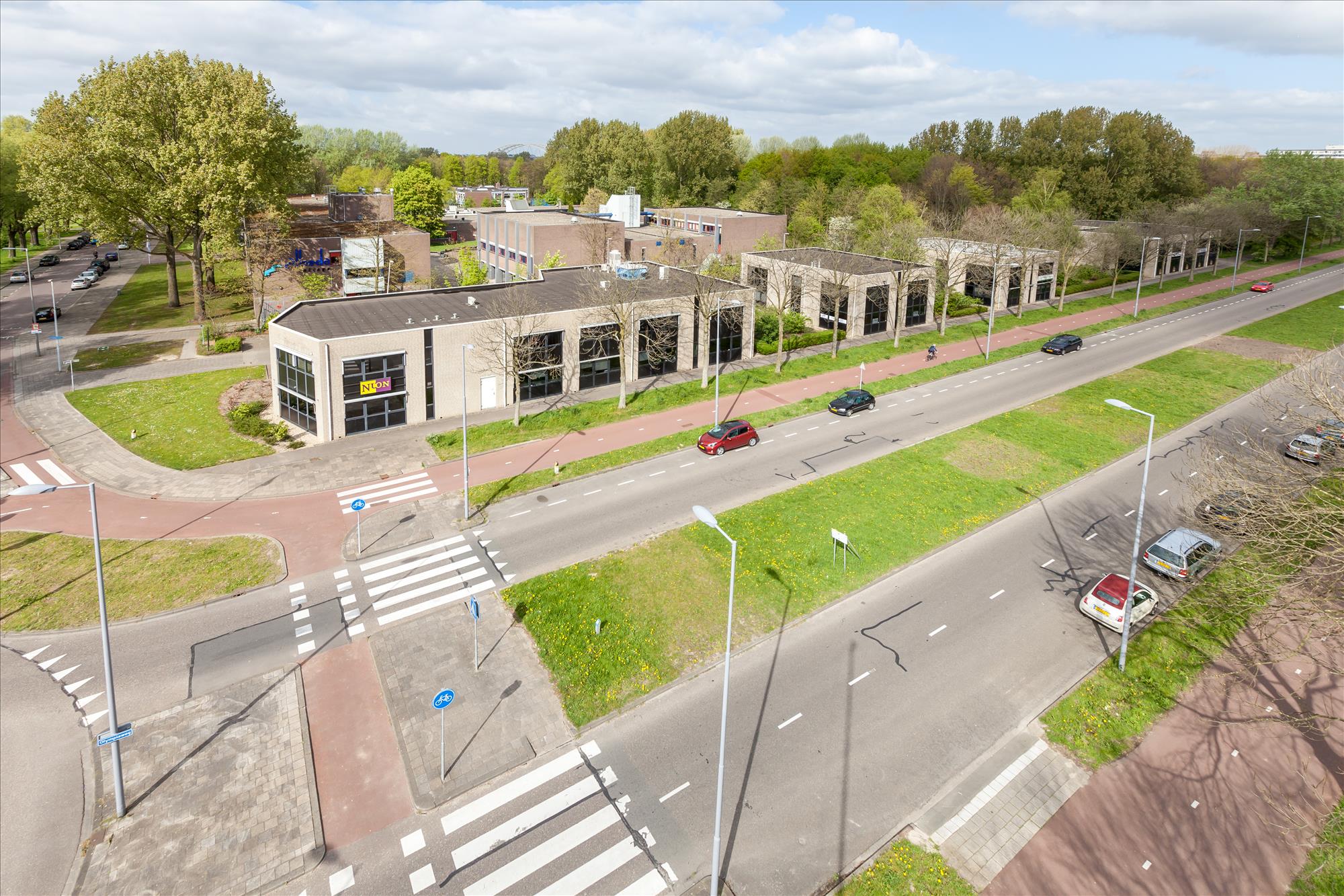 M7 verkoopt de kantoorgebouwen aan de Triathlonstraat 3-39 in Rotterdam