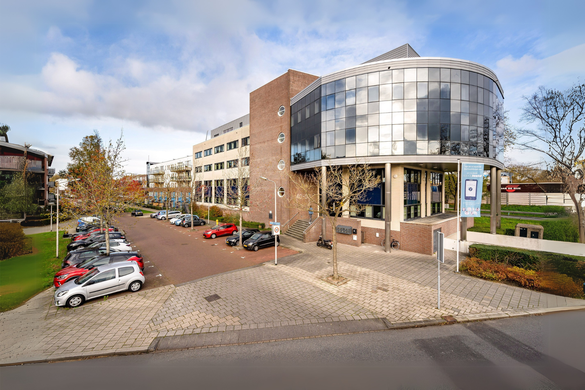 M7 sells the Staalweg 40-58 office building in Delft.